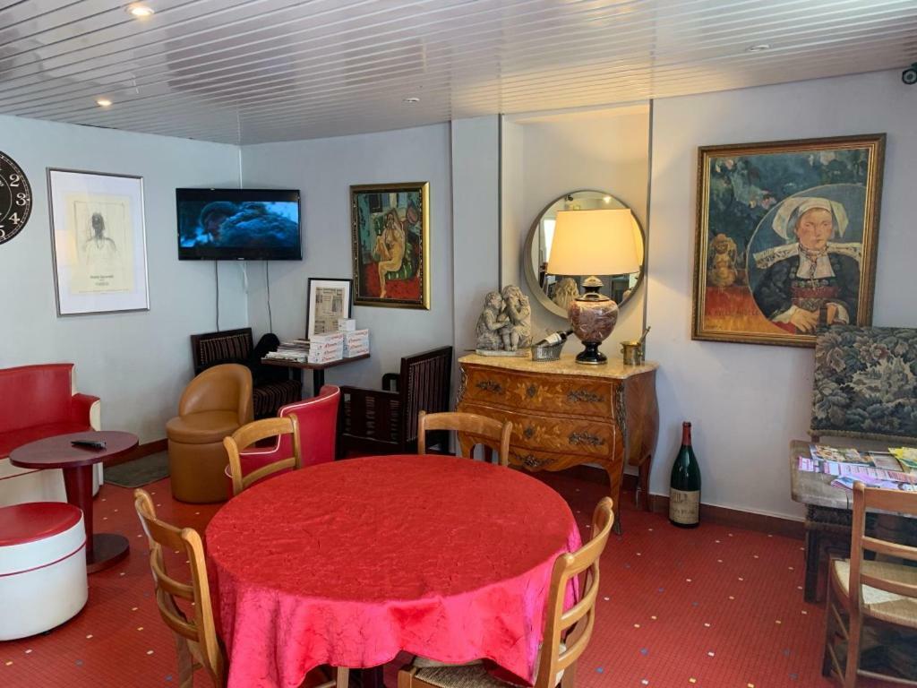 L'Escale Hotel Longeau-Percey Buitenkant foto