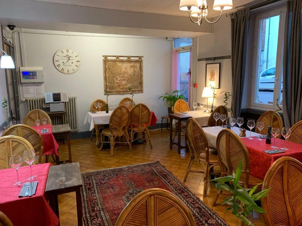 L'Escale Hotel Longeau-Percey Buitenkant foto